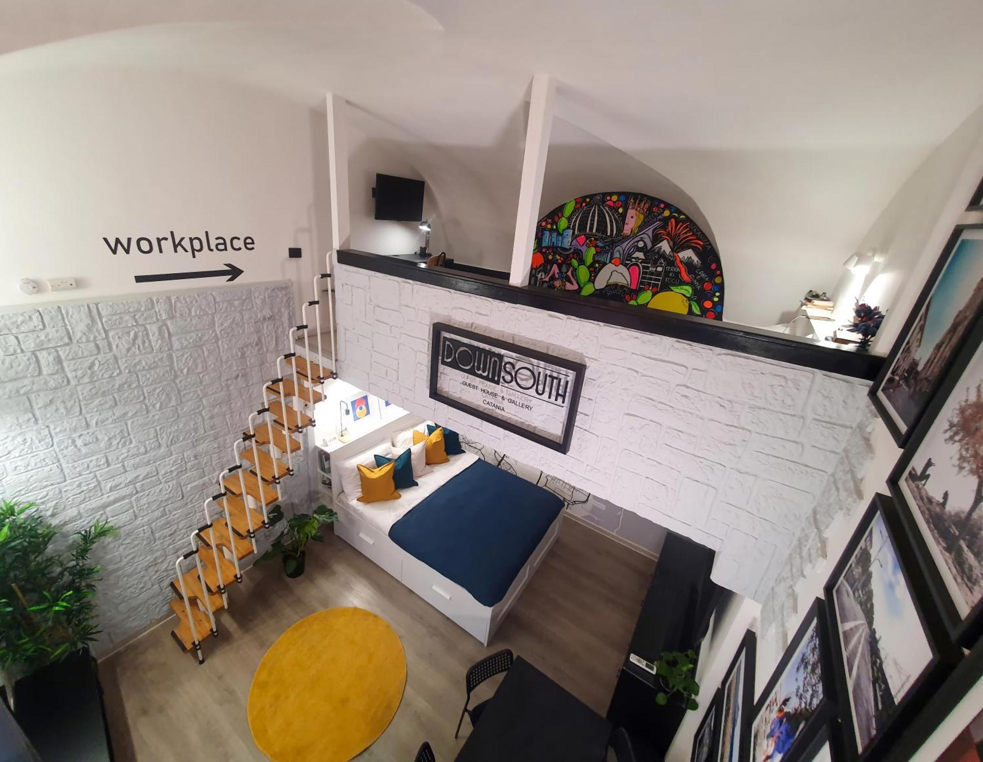 Downsouth And Gallery Apartment